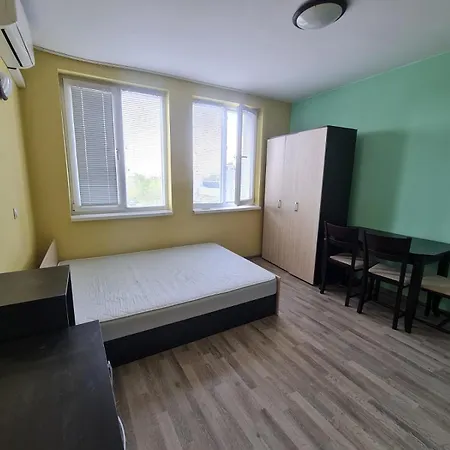 Apartment 77th *